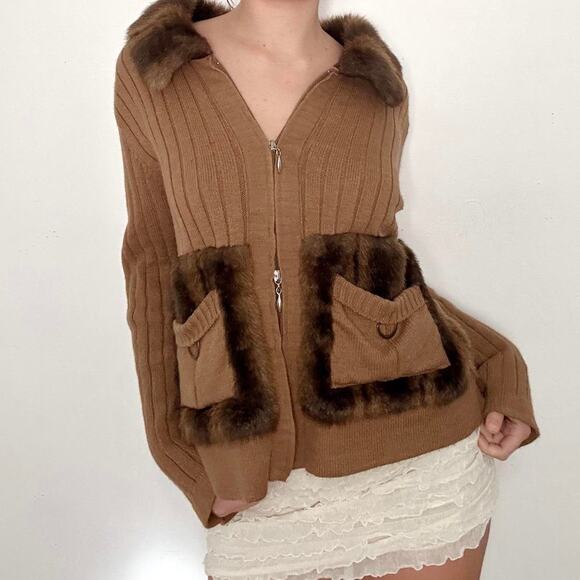 Gorgeous capri brown double zip with faux fur collar and pockets - Picture 2 of 8